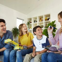 Pictionary air žaidimas piešimas ore