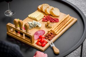 Bambukinė serviravimo lentelė + 4 peiliai