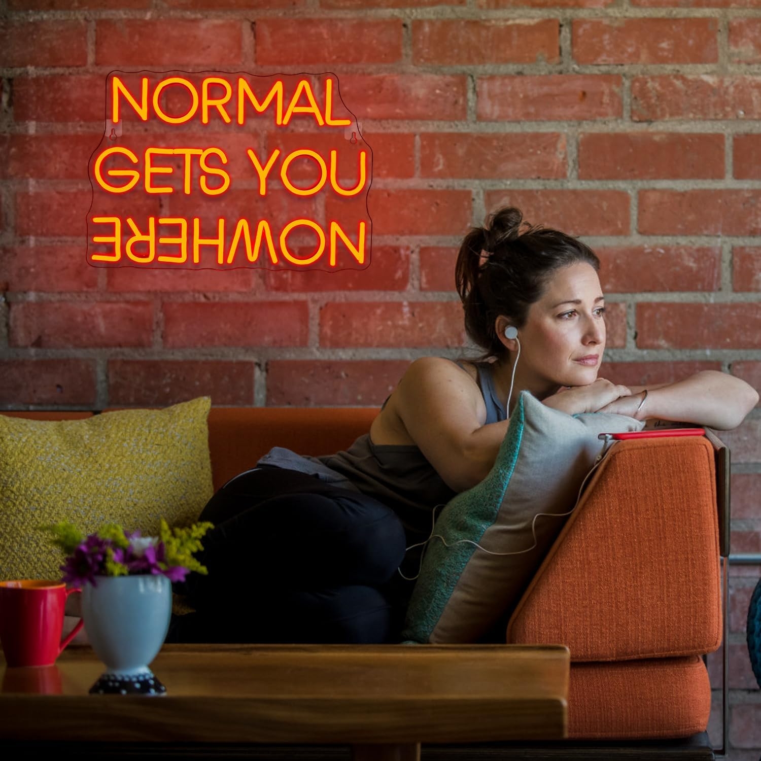 Dekoracinis šviestuvas "NORMAL GETS YOU NOWHERE" kaina internetu