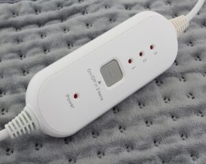 ELEKTRINĖ PAGALVĖ 100W + NUOTOLINIS PULTAS kaina internetu