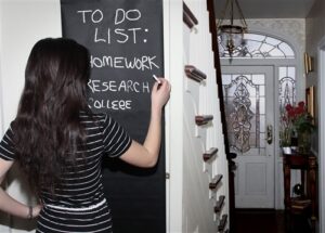 Priklijuojama Piešimo Lenta su Kreidelėmis "Lipdukas" kaina internetu