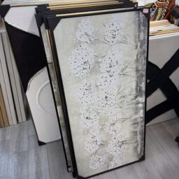 „Baltųjų žiedų šokis“ tekstūrinis vertikalus paveikslas, 60 × 120 cm kaina internetu